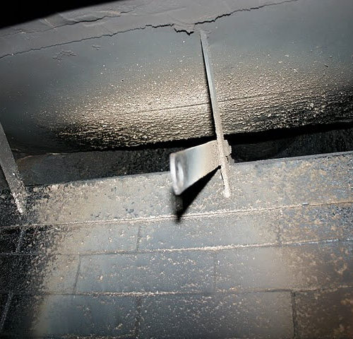 Swing bar damper open