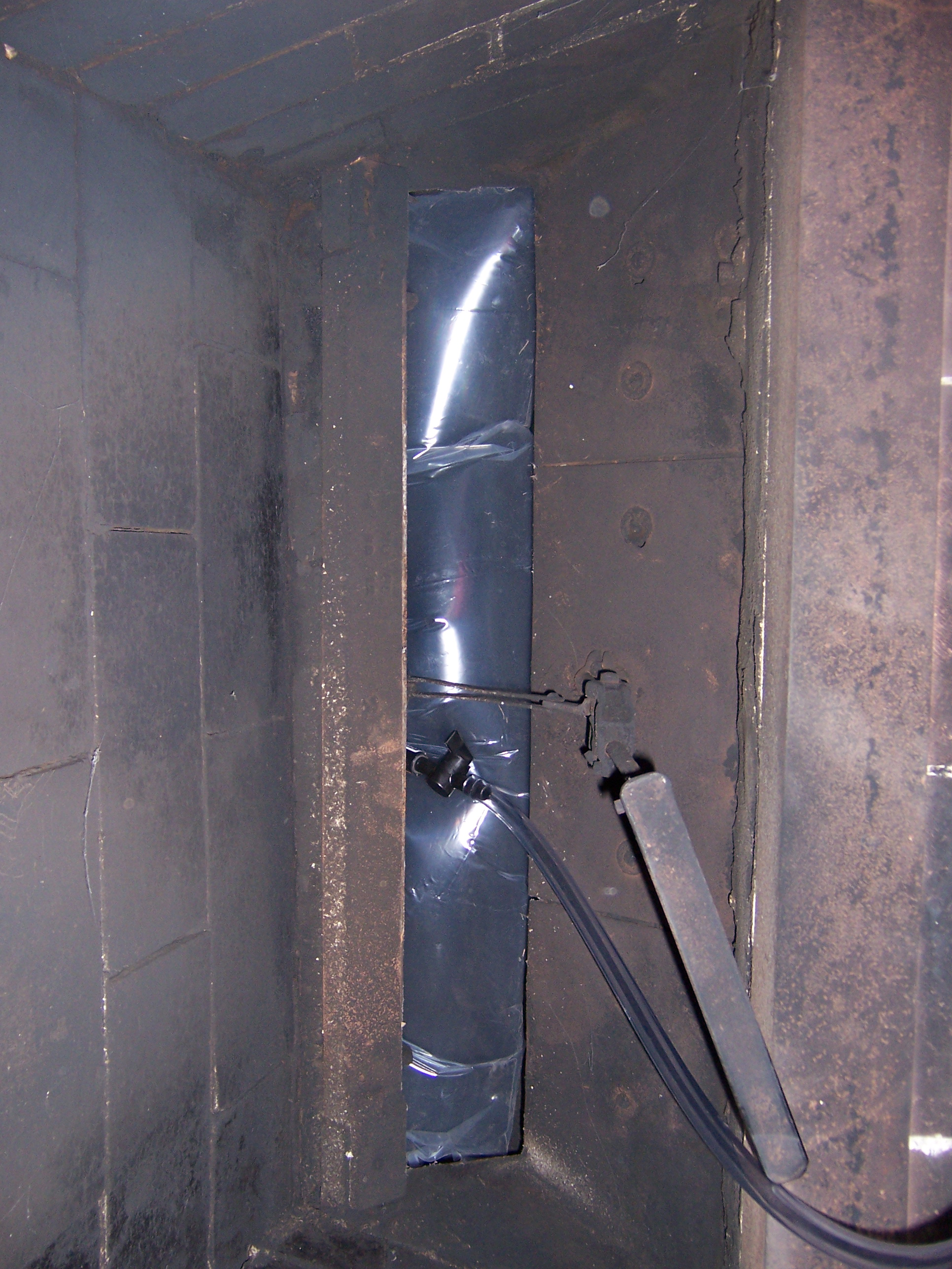 Do I close the damper after installing the Chimney Balloon?